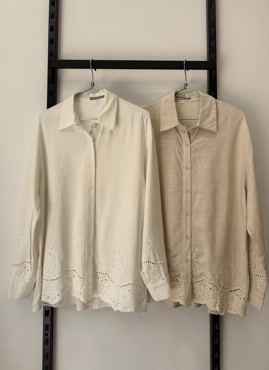 Chemisier Brodé en Lin Mélangé – Détail Bas Festonné, Blanc Cassé